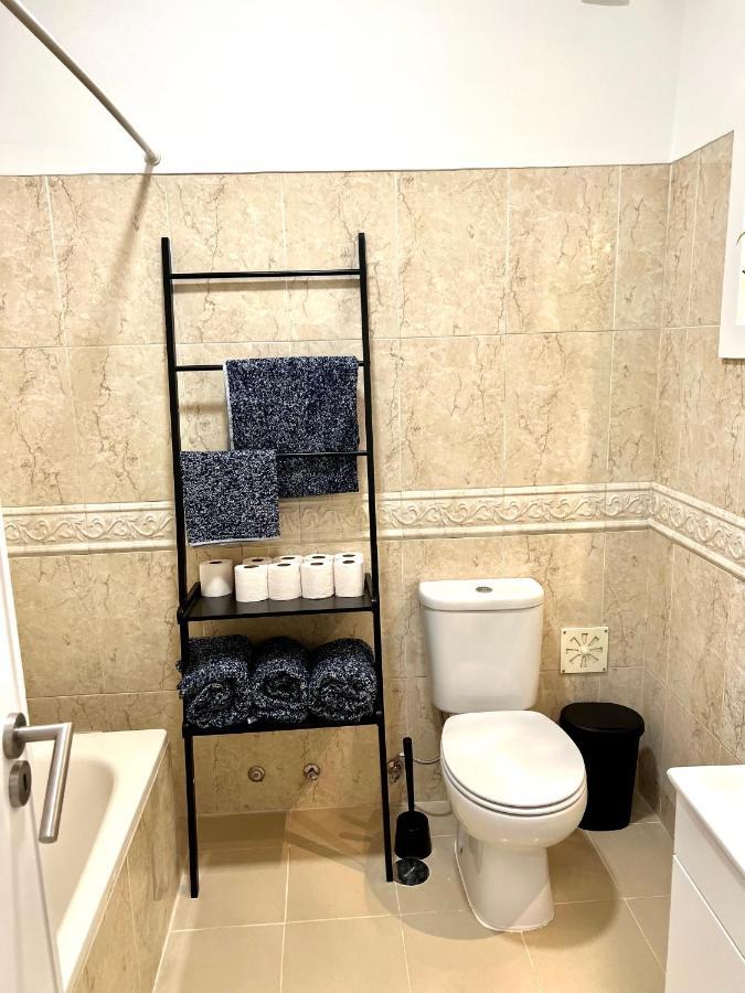 Almada Big Flat Next To Lisbon And Caparica Beach المظهر الخارجي الصورة