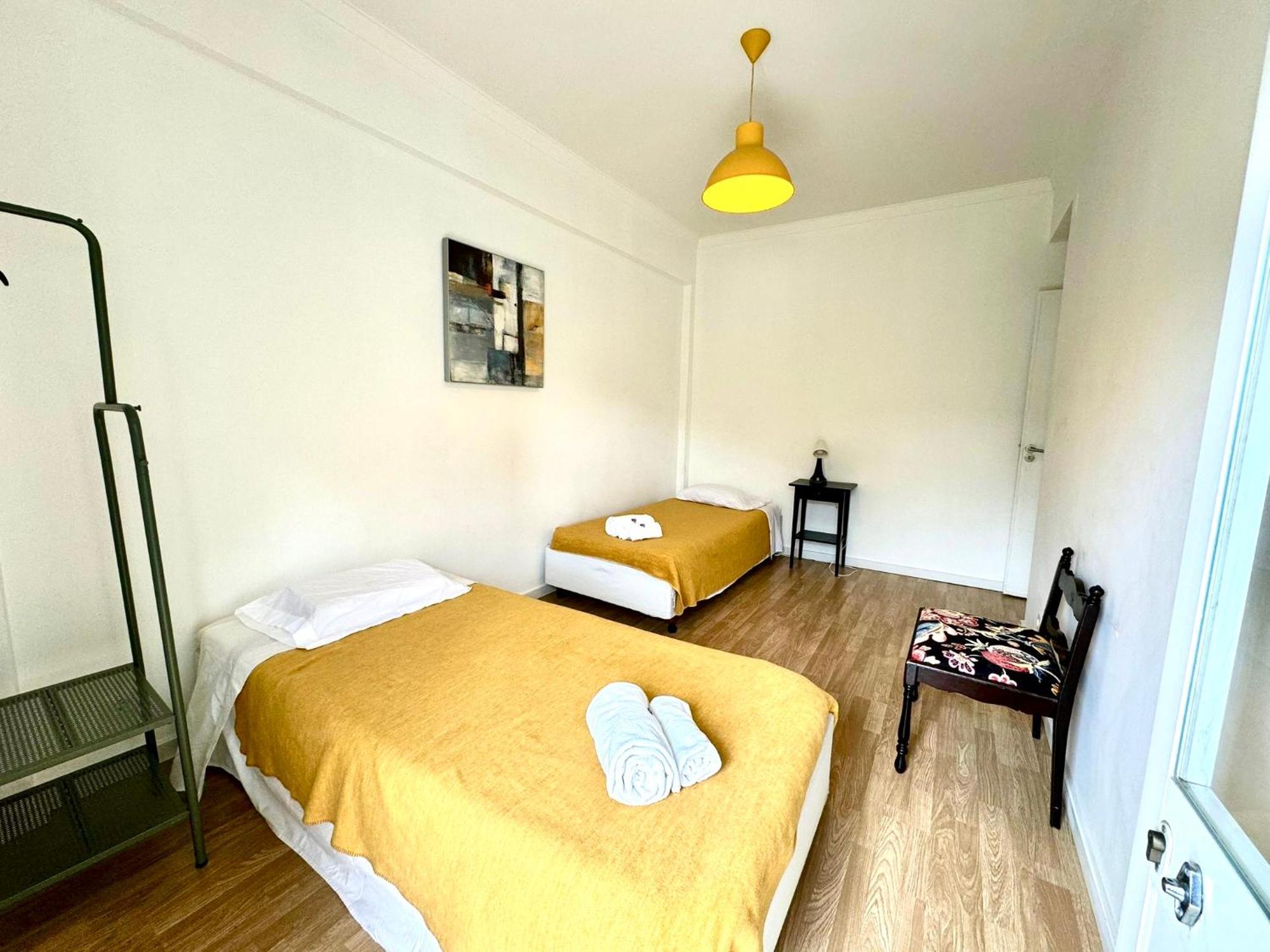 Almada Big Flat Next To Lisbon And Caparica Beach المظهر الخارجي الصورة