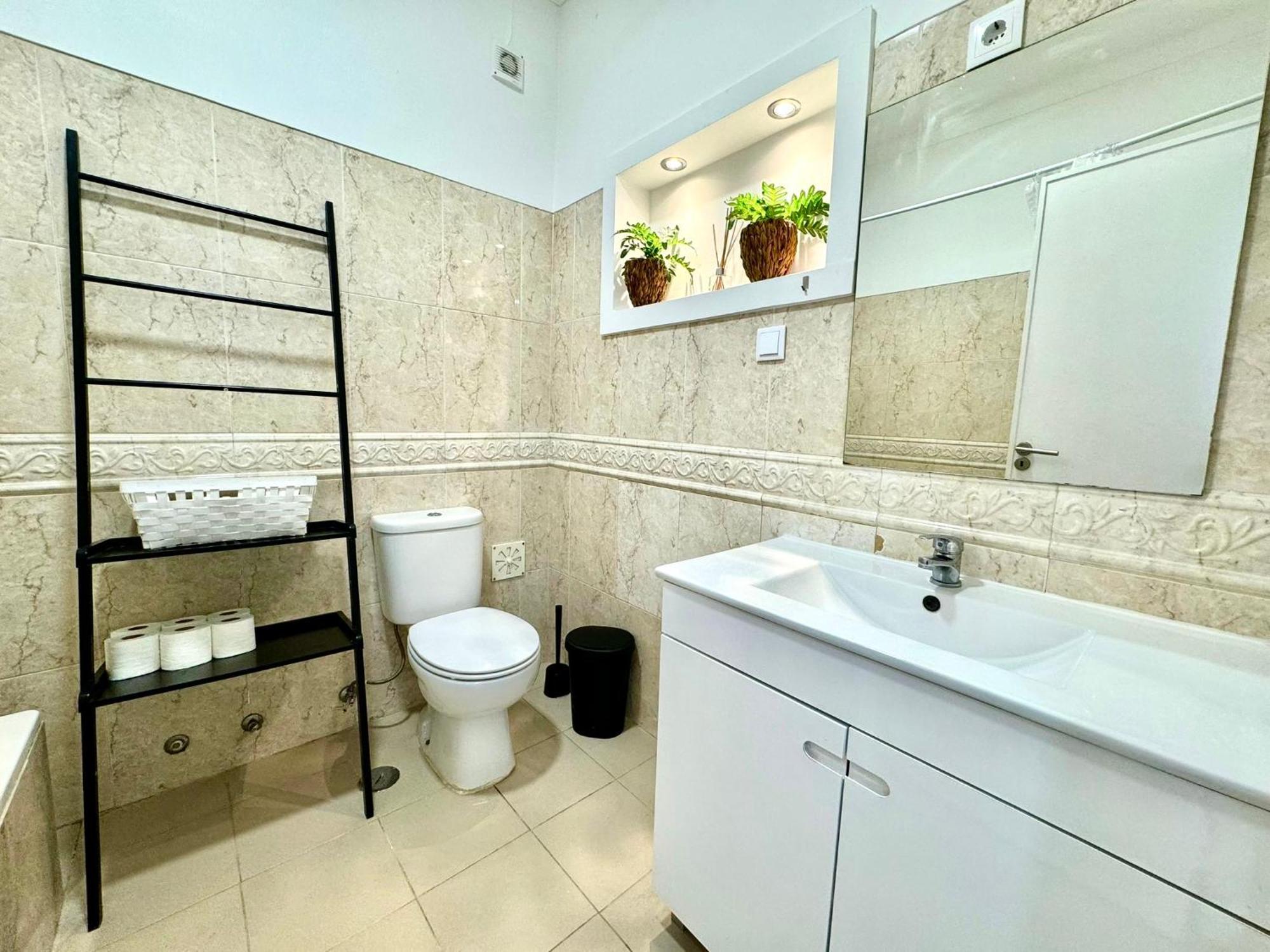 Almada Big Flat Next To Lisbon And Caparica Beach المظهر الخارجي الصورة