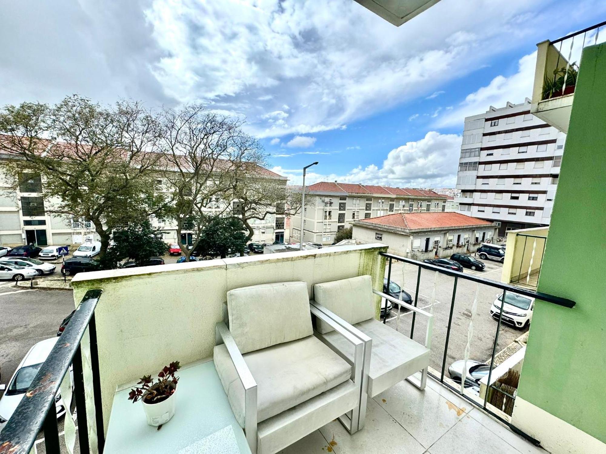Almada Big Flat Next To Lisbon And Caparica Beach المظهر الخارجي الصورة